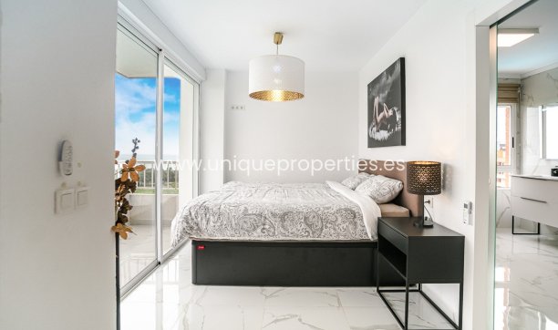 Resale - Apartment -
Torrevieja - Punta Prima