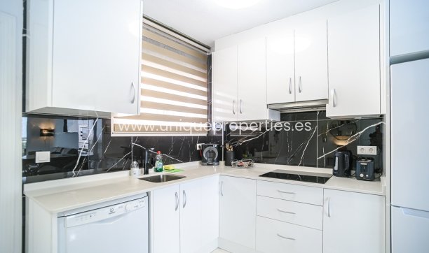 Resale - Apartment -
Torrevieja - Punta Prima