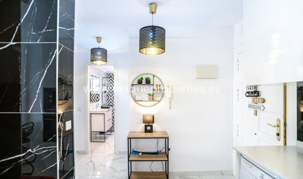 Resale - Apartment -
Torrevieja - Punta Prima