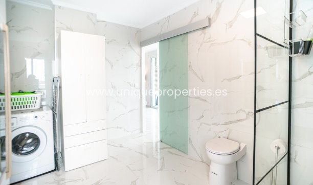 Resale - Apartment -
Torrevieja - Punta Prima