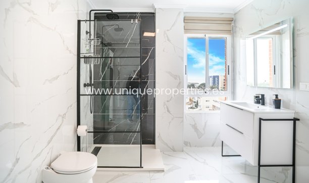 Resale - Apartment -
Torrevieja - Punta Prima