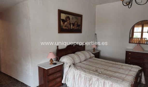 Revente - Cave House -
Caniles