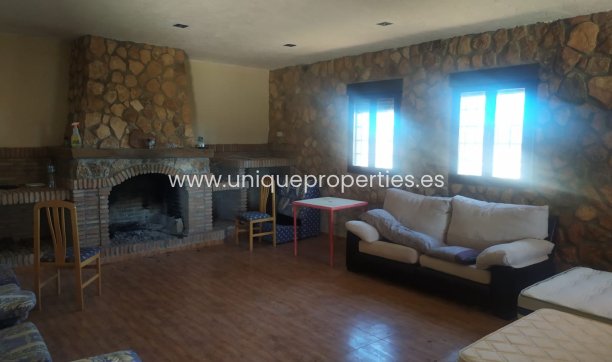 Resale - Cortijo -
Guadix