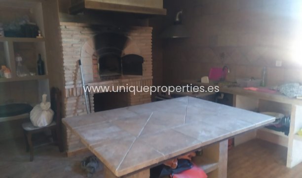 Resale - Cortijo -
Guadix