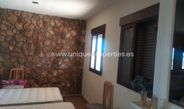 Resale - Cortijo -
Guadix