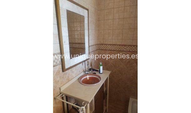 Resale - Cortijo -
Guadix