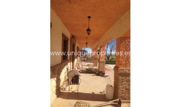 Resale - Cortijo -
Guadix