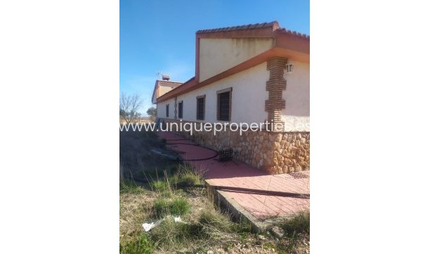 Resale - Cortijo -
Guadix