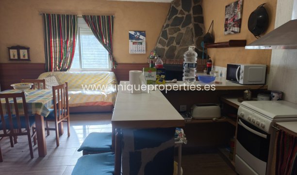 Reventa - Cortijo -
Baza