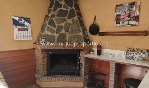 Reventa - Cortijo -
Baza