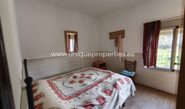 Reventa - Cortijo -
Baza