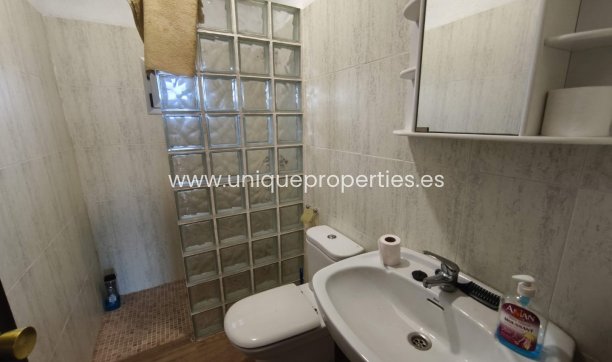 Reventa - Cortijo -
Baza