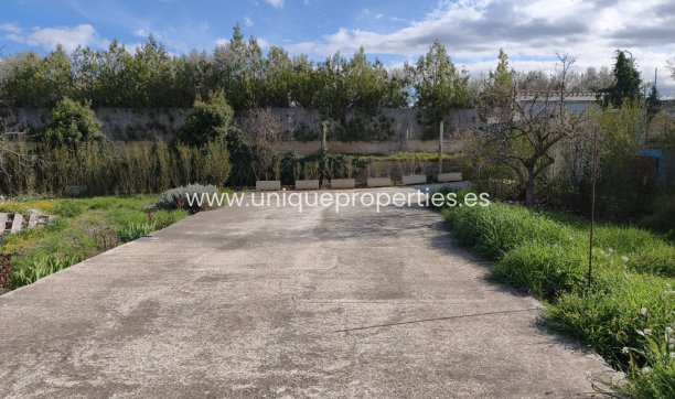 Reventa - Cortijo -
Baza