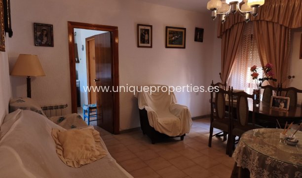 Herverkoop - Country House -
Baza