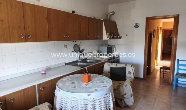 Herverkoop - Country House -
Baza