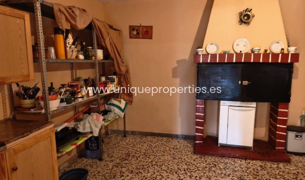 Herverkoop - Country House -
Baza