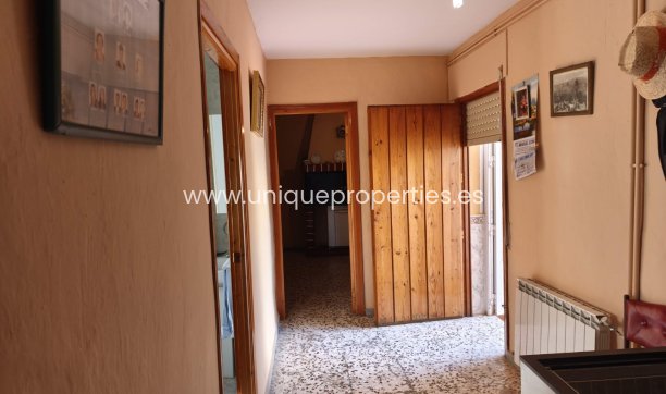 Herverkoop - Country House -
Baza