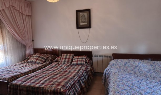 Herverkoop - Country House -
Baza