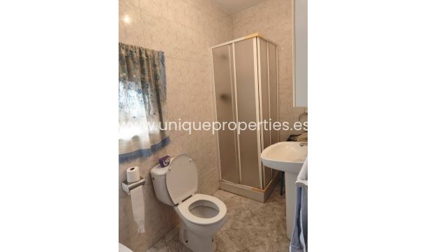 Herverkoop - Country House -
Baza