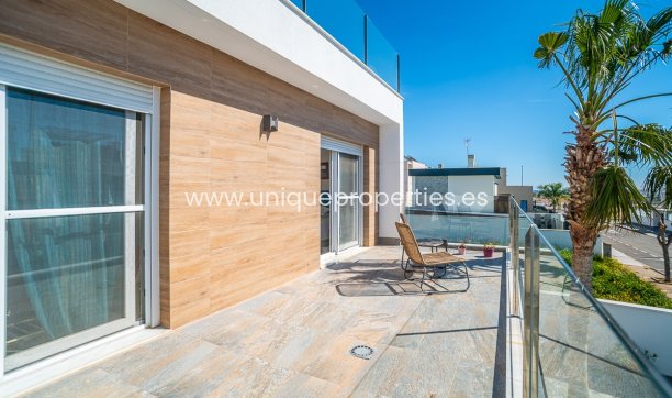 Reventa - Villa -
Pilar de la Horadada