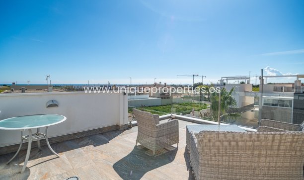 Reventa - Villa -
Pilar de la Horadada