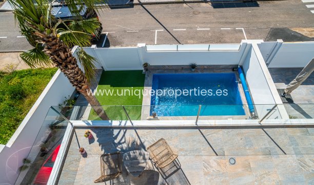 Reventa - Villa -
Pilar de la Horadada