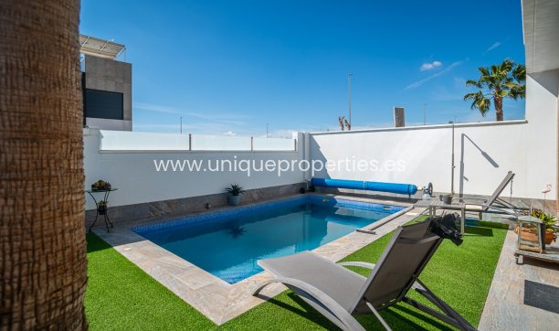 Reventa - Villa -
Pilar de la Horadada
