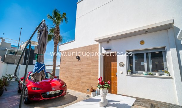 Reventa - Villa -
Pilar de la Horadada