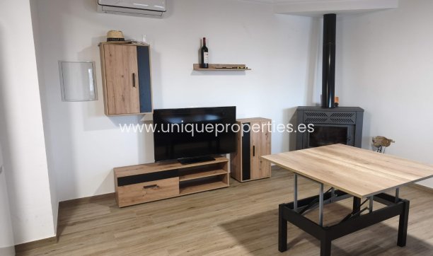 Revente - Cortijo -
Baza