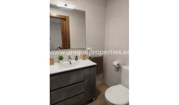 Revente - Cortijo -
Baza