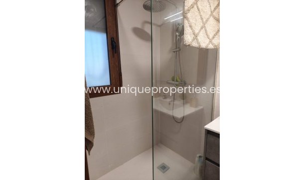 Revente - Cortijo -
Baza