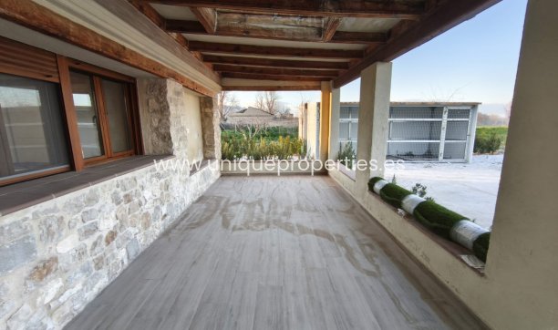 Revente - Cortijo -
Baza