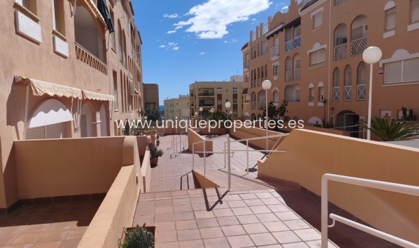 Herverkoop - Apartment -
Garrucha