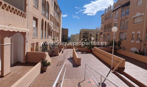 Herverkoop - Apartment -
Garrucha