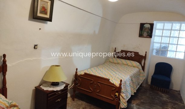 Reventa - Cave House -
Cullar de Baza