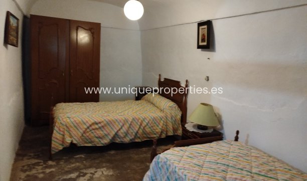 Reventa - Cave House -
Cullar de Baza