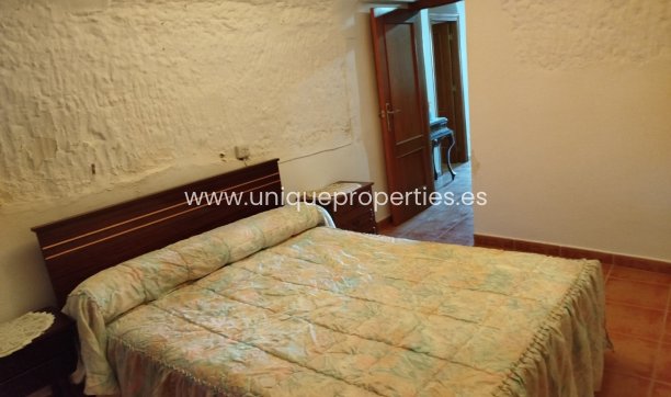 Reventa - Cave House -
Cullar de Baza