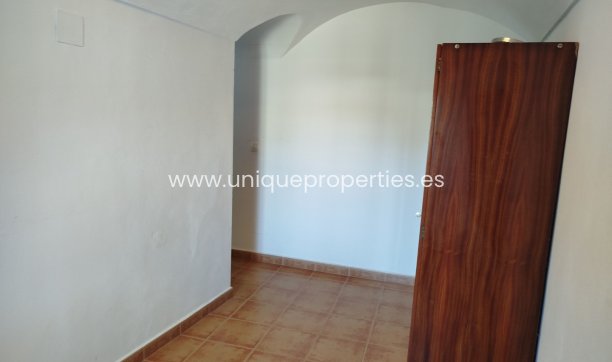 Reventa - Cave House -
Cullar de Baza