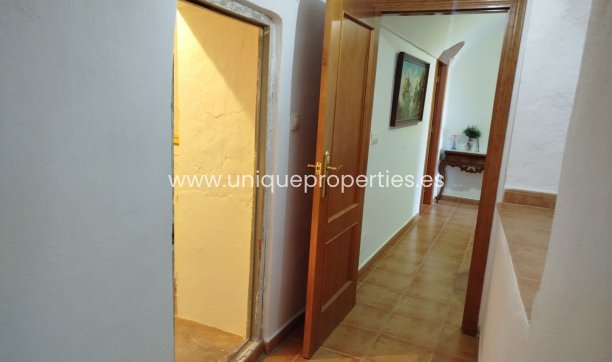 Reventa - Cave House -
Cullar de Baza