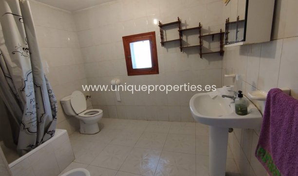 Reventa - Cave House -
Cullar de Baza