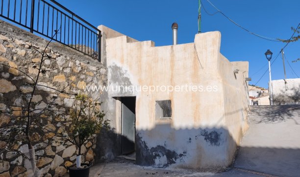 Revente - Village House -
Somontin