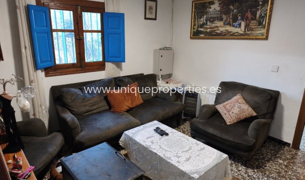 Reventa - Cortijo -
Huescar