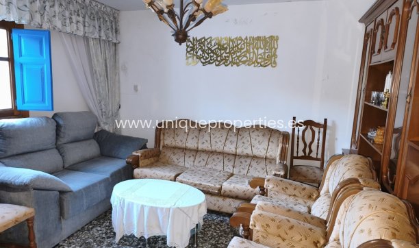 Reventa - Cortijo -
Huescar