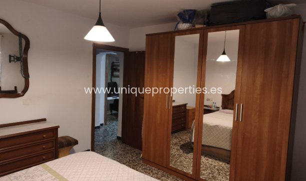 Reventa - Cortijo -
Huescar