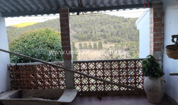 Reventa - Cortijo -
Huescar