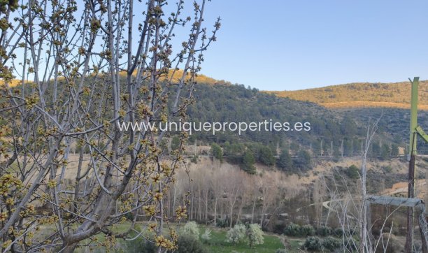 Reventa - Cortijo -
Huescar