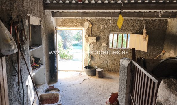 Reventa - Cortijo -
Somontin