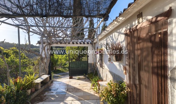 Reventa - Cortijo -
Somontin