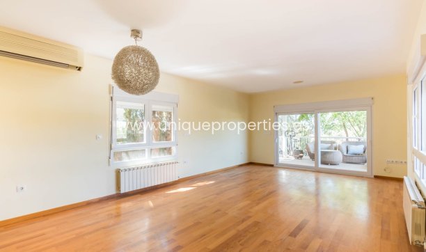 Resale - Villa -
MOLINA DEL SEGURA