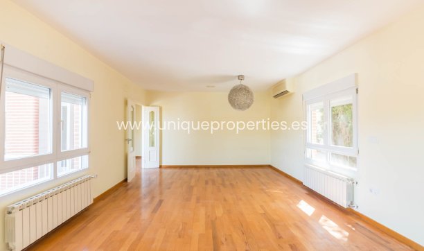 Resale - Villa -
MOLINA DEL SEGURA